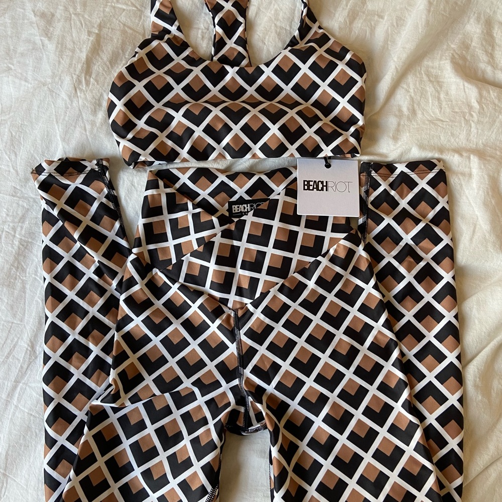 Beach Riot Cara leggings and sports bra set